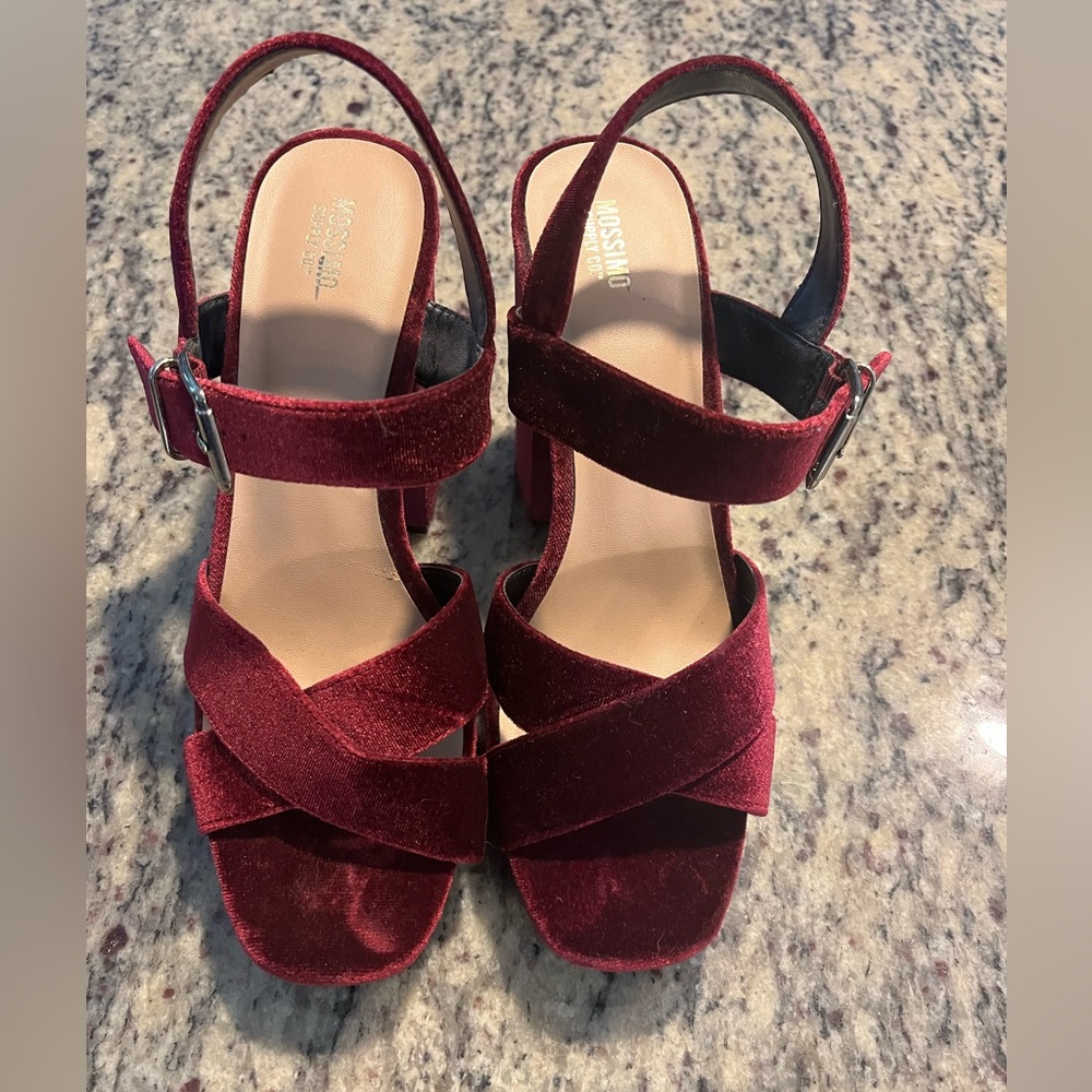 Mossimo Supply Co Burgundy Velvet Women's  Heels Size 10 Excellent Condition